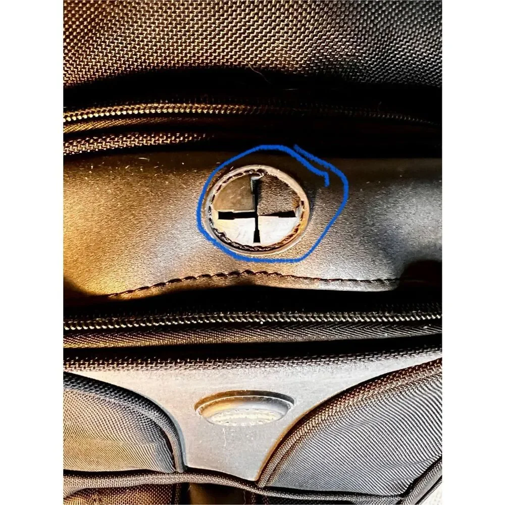 Kensington Contour Backpack Black for 16